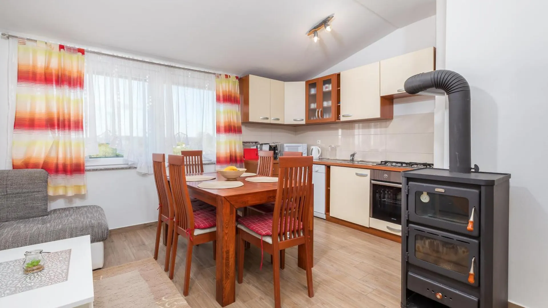 Holiday Apartments Anemona And Solea Valbandon