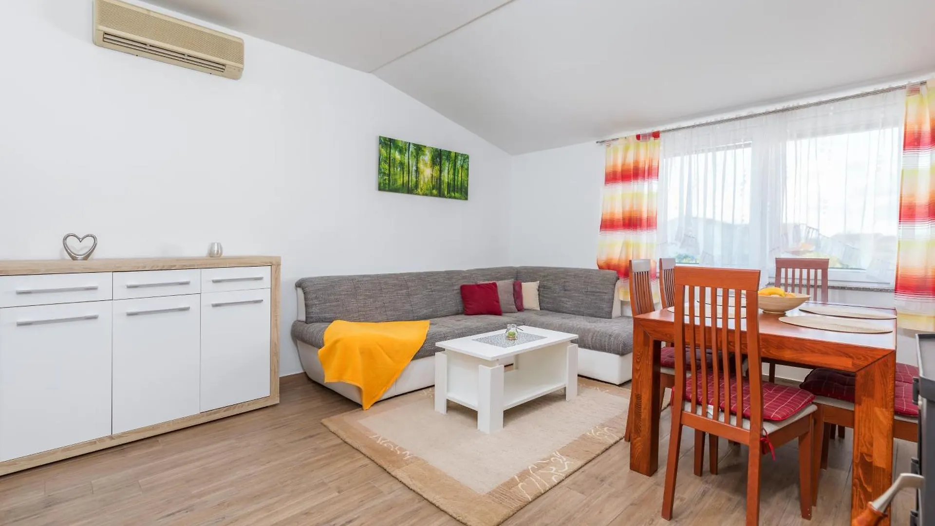 Holiday Apartments Anemona And Solea Valbandon