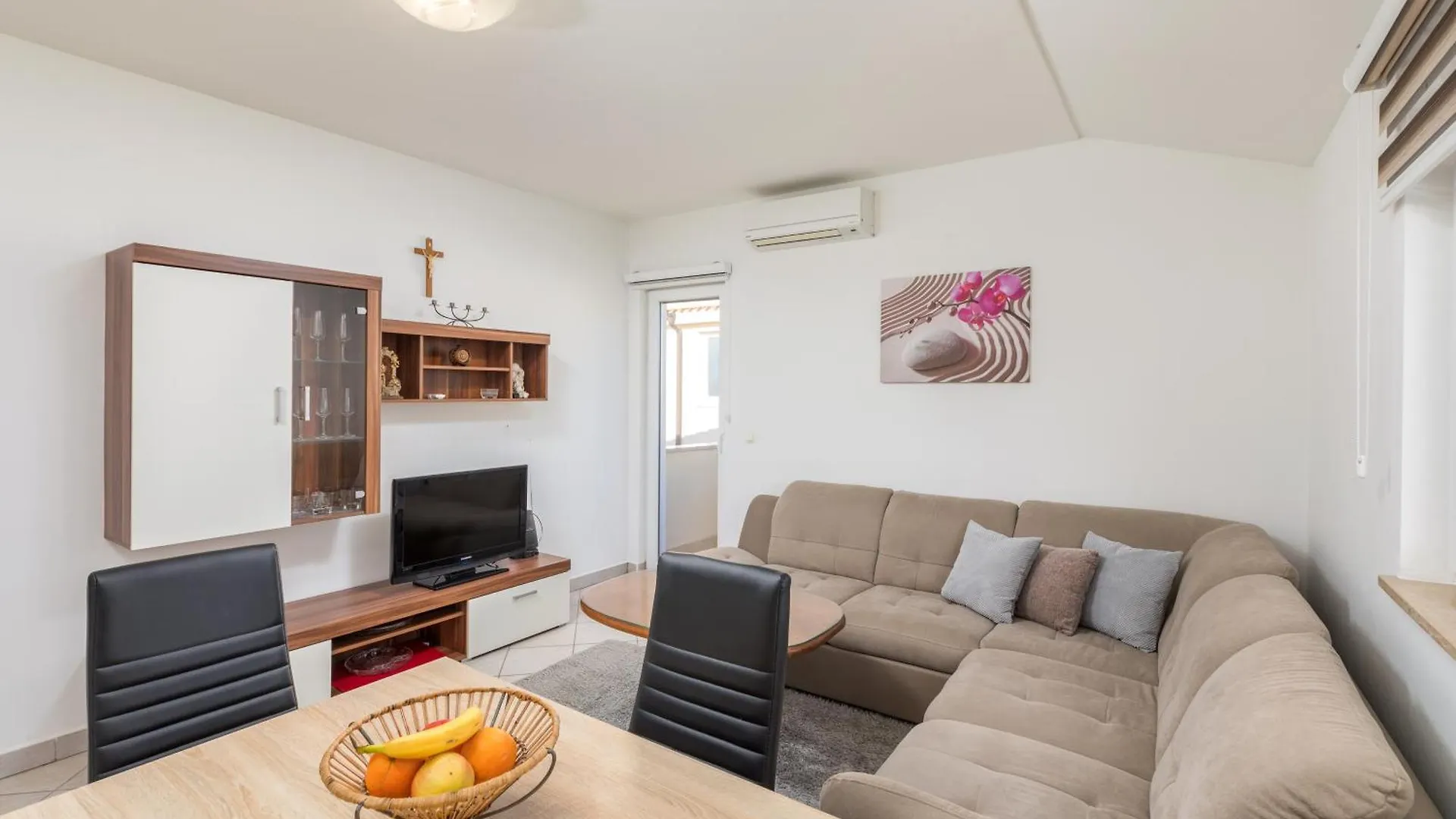 Holiday Apartments Anemona And Solea Valbandon