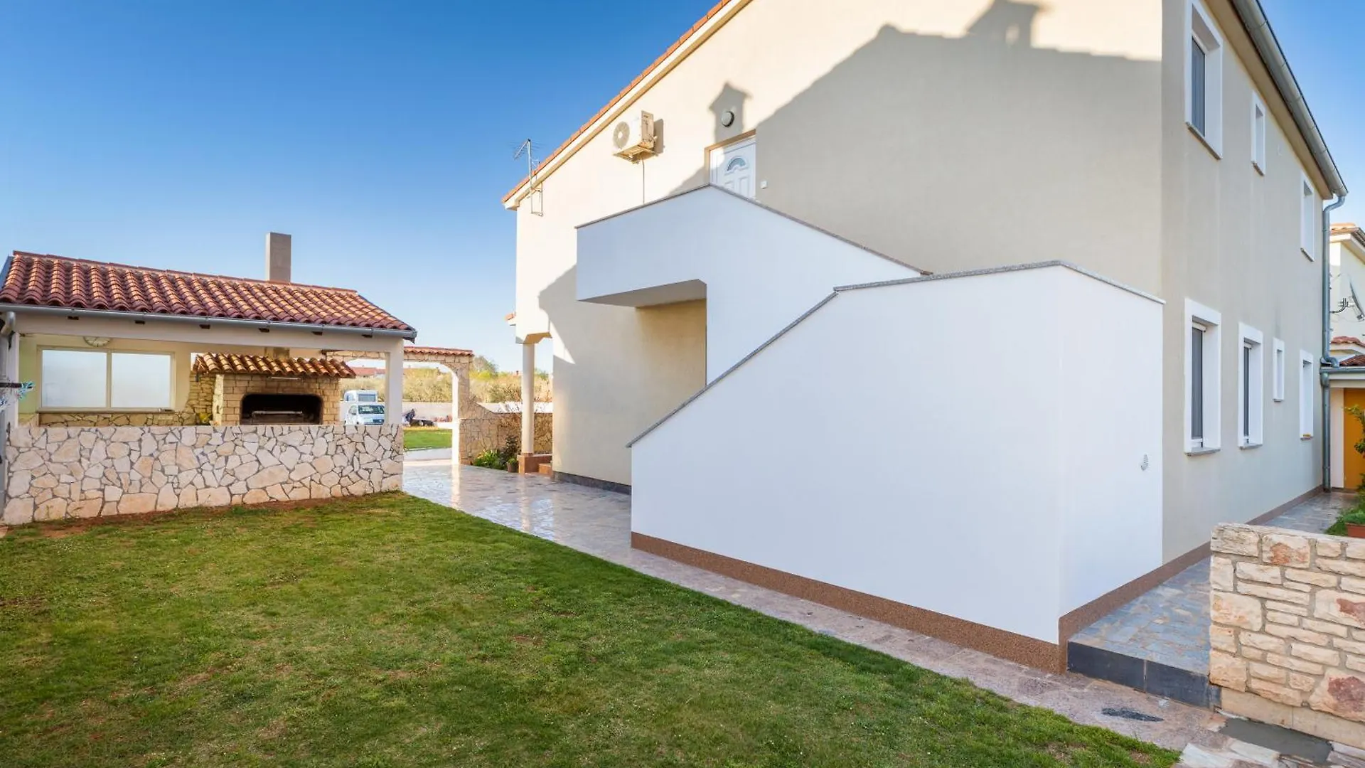 Holiday Apartments Anemona And Solea Valbandon 0*,  Kroatien